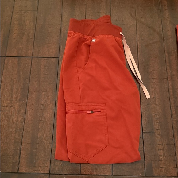 Figs Scrub Set - Picture 2 of 3